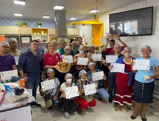 Prefeitura de Manaus certifica mais de 70 participantes de oficinas profissionalizantes
