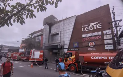 Corpo de Bombeiros impede ínicio de incêndio em loja no shopping de Manaus