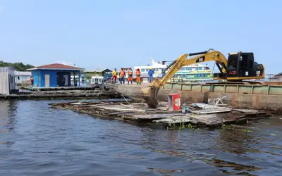 Operação para retirada de flutuantes do Tarumã-Açu inicia em Manaus
