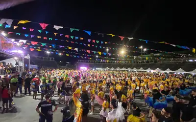 Feira Folclórica de Manaus reúne mais mil pessoas na Bola da Suframa
