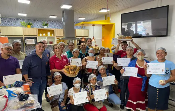 Prefeitura de Manaus certifica mais de 70 participantes de oficinas profissionalizantes