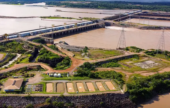 Seca faz usina suspender geração de energia em Rondônia